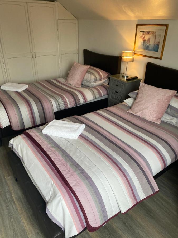The Silverdale . Farnborough  Exteriör bild